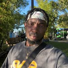 Got this gem out of its case and gave her new strings. Today was all about  her🪁😍🖤 @fbassinc makes the best fretlesses period 💥 #fbass #markbass  #kensmithbass #mayonesguitars #elixirstrings #lkstraps #waptidoo  #weedleydoo #