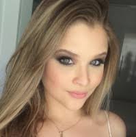 Alice Nobrega's Instagram, Twitter & Facebook