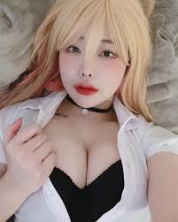 가슴에 이거 설마 쪼가리임??