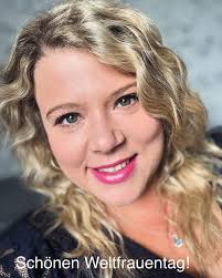 Egal wo ihr seid. Egal was Euch quält oder beschäftigt. Oder wenn alles gut  läuft. Wir sind auch die anderen 364 Tage im Jahr toll, nicht nur heute!  Whatever it means! Business