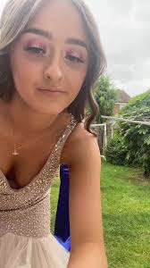 Evie Lloyd (@evielloyd_)