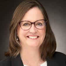 Erin Beard's Instagram, Twitter & Facebook