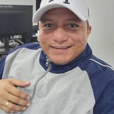 Roberto Sorto's Instagram, Twitter & Facebook