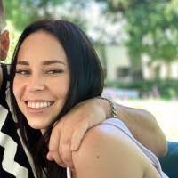 20+ "Danielle Grange" profiles