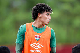 Fuentes, do Fluminense, recebe sondagens de equipes das Séries A e B do Brasileirão