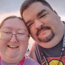 Does the Firenze ship have a laundry service and what is the weight limit  for bags