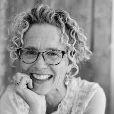 Leslie Lyman's Instagram, Twitter & Facebook