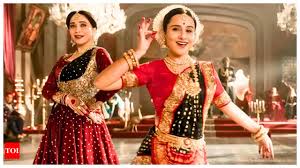 Vidya Balan reveals unlike Madhuri Dixits previous co-stars Karisma Kapoor  and Aishwarya Rai, she had to put in extra effort for Ami Je Tomar 3.0 |  - Times of India