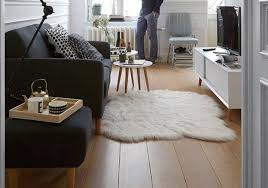 Les Reponses D Une Pro Pour Amenager Un Salon Tout En Longueur Elle Decoration Decoration Salon En Longueur Comment Amenager Un Petit Salon Amenagement Petit Salon