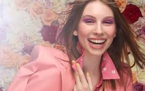 Top 20 Anniversary Party Hair, Makeup & Stylists Near Me