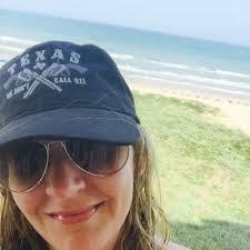 Traci Noble's Instagram, Twitter & Facebook