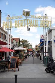 Marche Aux Puces Partie Paul Bert Paris France Paris Flea Markets Paris Travel Paris