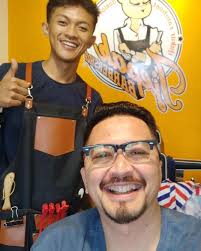 Hatur Nuhun ya @kangferrymaryadi sudah Menjadi Langganan Tjepak_Barbershop,  semoga Makin sehat dan Makin Sukses untuk Kang Ferrymaryadi...Aamiin,  semoga bsa dibantu Promoiin di Temen" Prediksi Tjukur Ramboetnya di  @tjepak_barbershop 🙏🏼😊🙏🏼