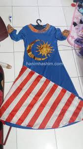 Spesial untuk kalian para chocoholic, kami punya 9 rekomendasi kuliner cokelat paling kreatif di jakarta. Idea Baju Bendera Dari Jubah Ke Gaun Bendera Nukilan Budak Flat