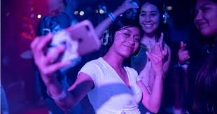 Alors quand vous cherchez une boite de nuit à paris, filez au rive gauche pour enflammer le dancefloor et rendre vos soirées toujours plus. Liste Boite De Nuit Paris Les Meilleures Boites De Paris Discotheque Branchee
