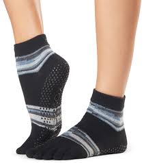 toesox ankle length full toe yoga grip socks