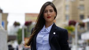 Jun 09, 2021 · junto con ello, la alcaldesa virginia reginato hizo un llamado al autocuidado y a no acercarse al borde costero, especialmente en las áreas de playa y avenida perú, debido a la presencia de las marejadas. Tras 16 Anos Con Virginia Reginato Al Mando Macarena Ripamonti Se Impuso En Vina Del Mar