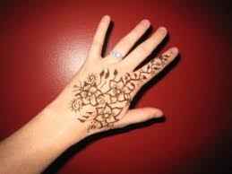 How to remove temporary tattoos easily. Henna Tattoo Removal Best Tattoo Celebrities Tattoos Tattoo Examples