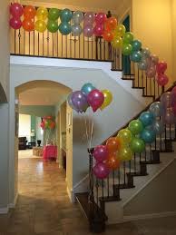 Low Budget Balloon Decoration Ideas For Birthday Party At Home Cute Balloons On Stairway Balloon Decorations For Party Vozdushnye Shary Vypusknye Idei Edinorozhi Dni Rozhdeniya