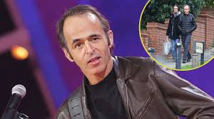 Short haircuts and pixies can be accepted to mean the same thing. Jean Jacques Goldman Decouvrez Sa Femme Nathalie Qui D Antan N Avait Que 17 Ans Cuisineza