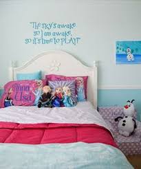 Start with a twin tent loft bed or frozen toddler bed featuring a colorful frame. Frozen Room Decor You Ll Love In 2021 Visualhunt