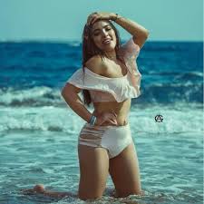 المصرية علياء كامل تزين شاطيء دهب بصور مثيرة swimwear bikinis fashion