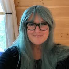 Happy Halloween! My friend @hwakewoman pulled out her stash of wigs and we  went all Charlie's Angels🤘🏽(with a little help from FaceApp that is🥰!)  Hope you have a safe and playful day!