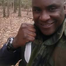 What is legal age to carry a knife?