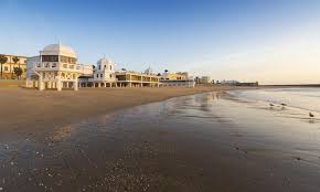 Es conocida por sus condiciones propicias para la práctica del. Playa La Caleta Cadiz Wohnung Cadiz