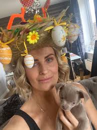 lorraine Thornton (@lorrainescouler)