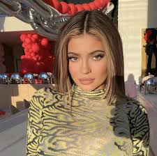 Nikki Kenyon (nikkilkenyon)