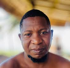 Olho inchado… qual é a causa e qual é a cura? Eu não fofoquei sobre ninguém  além da Frelimo…Juro