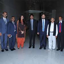 Mr Rustom Kerawalla Founder And Chariman Vibgyor High Group Of Schools With Principal Mr Shim Mathew And Ms Priyanka Chaturvedi At Th Mr Spotted Principal Vibgyor high, believe in providing student delegates a fascinating opportunity to interact with students from all over the vhmun.com terms cloud. mr rustom kerawalla founder and