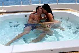 Sport24 вспоминает самых ярких пассий из донжуанского списка криштиану. Ot Kim Kardashyan Do Iriny Shejk Vse Devushki Ronaldu Do Vstrechi S Dzhordzhinoj Isport Ua