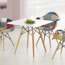 Très large choix de tables de tous styles pour la salle à manger et le séjour. Table De Salle A Manger Carree Blanche Au Style Nordique So Inside
