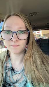 Amanda Rumple's Instagram, Twitter & Facebook