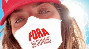 Want to discover art related to forabolsonaro? Giovanna Ewbank Posa Com Mascara Dizendo Fora Bolsonaro E E Elogiada Na Internet Istoe Independente