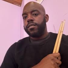 Why they so close to Sterling Sharpe mouth wtf lol