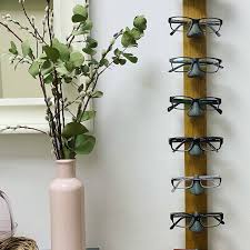Du Willst Deine Brillen An Einem Sicheren Ort Aufbewahren Und Sie Nicht Mehr Standig Suchen Mussen Dann Haben Wir Die Losung Fur Di In 2020 Decor Wine Rack Home Decor
