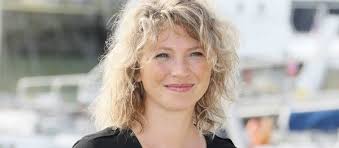 Born on,, cecile hails from,,. Arnaud Giovaninetti Died At 50 Years Cecile Bois His Wife Candice Renoir He Makes A Tribute Tearing Gala The Siver Times