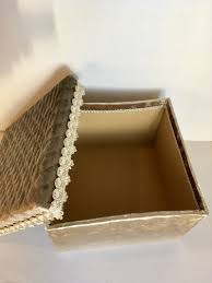 Ottimo rapporto qualità/prezzo, ampia scelta fra oltre 5000 prodotti per confezioni regalo e per vestiti. Scatola Di Velluto Beige Contenitore Per Armadi Scatola Elegante Su Misshobby