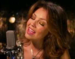 Tony Bennett estrena sus nuevos vídeos junto a Thalia, Chayanne y Romeo  Santos (Popelera)