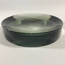 Kitchen set minimalis banyak menjadi pilihan para ibu yang akan memesan kitchen set untuk dapurnya. Concave Optic Murano Glass Dish Attributed To Ward Bennett For Salviati Chairish