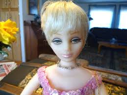 KNICKERBOCKER FASHION DOLL 2000 SOMERS AND FIELD