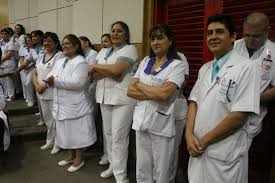 El foco de la serie se basa en las vidas de varios enfermeros, específicamente en la de maría clara. La Nacion Enfermeras Piden Ser Pagadas Por El Ministerio De Salud