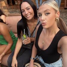 Abbie Lyons's Instagram, Twitter & Facebook