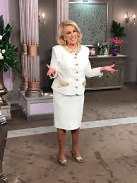 Mirtha legrand es el nombre artístico de rosa maría juana martínez suárez, actriz y conductora argentina. Mirtha Legrand ×'×˜×•×•×™×˜×¨ Hoy Quiero Saludar A Todos Mis Amigos Y En Especial A Mis Dos Mejores Amigas Mi Hija Marcela Tinayre Y Mi Hermana Goldi Https T Co Kr3bwllhg0