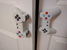 Imgur Post Imgur In 2020 Closet Door Handles Gamer Room Diy Custom Closet Doors