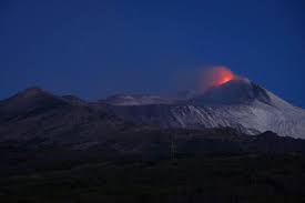 In der römischen mythologie galt die insel als schmiede des vulcanus, des römischen gottes des feuers. Atna Aktuell Ausbruch 2020 Go Etna
