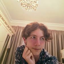 Estoy eternamente agradecido a Bill y Steve y a Paul por lo que has  significado para mí personalmente y la visión que tuviste de construir esta  extraordinaria compañía nuestra de la que